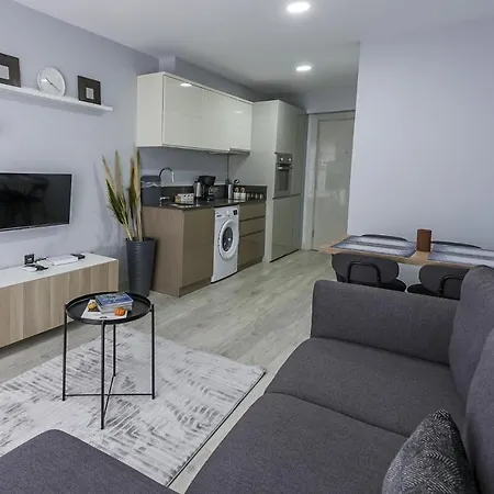 Διαμέρισμα Studio Flat W Shared Pool And Garden In *
